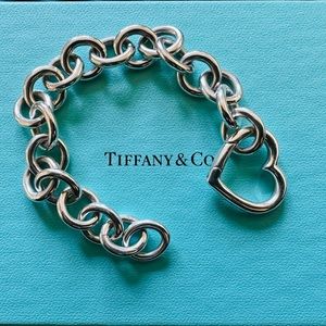 *** SOLD***Tiffany & Co open heart bracelet ❤️ *** Retired***